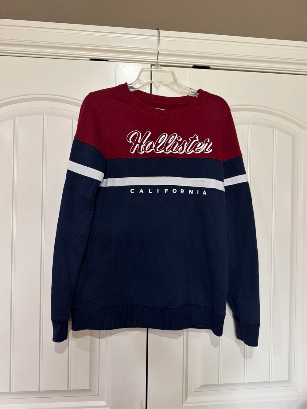 Hollister Men's Burgundy & Navy Colorblock Crewneck Sweater